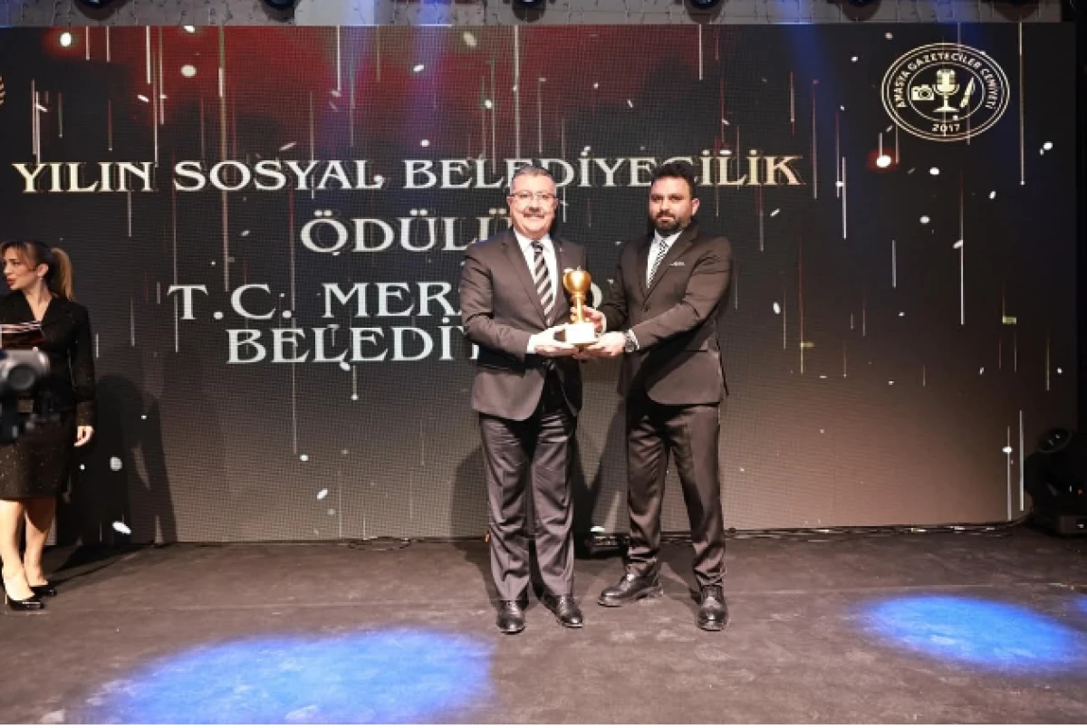 AMASYA&rsquo;NIN "EN"LERİ BELLİ OLDU: Sosyal Belediyecilik &Ouml;d&uuml;l&uuml; Başkan Alp Kargı&rsquo;ya!