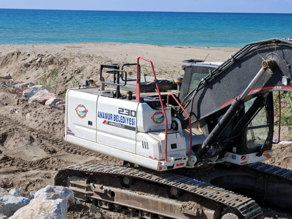 Anamur’da yuvalama kumsalına beton!