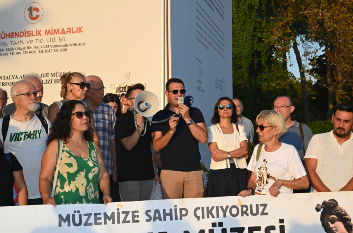 Antalya Müzesi binasında yıkım başladı! 