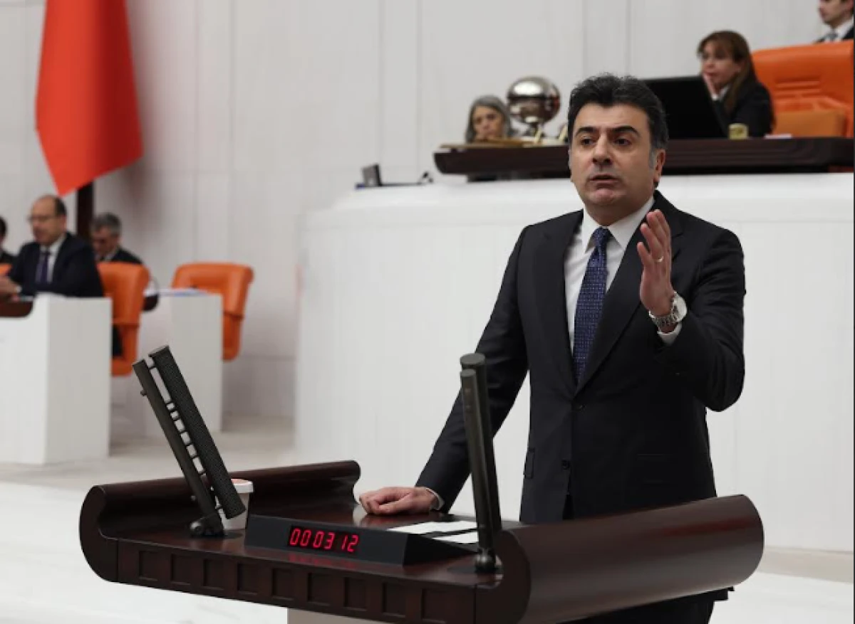 CHP S&ouml;zc&uuml;s&uuml; Zeynel Emre&rsquo;den Emeklilerin Barınma Krizine İlişkin 7 Maddelik Soru &Ouml;nergesi