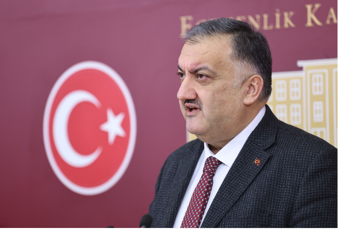 DEVA Partili Karal, 14 Mart Tıp Bayramı’nda Sağlık Bakanı’na sordu: Bir nöbette bir doktor 500-600 hastaya nasıl bakabilir?
