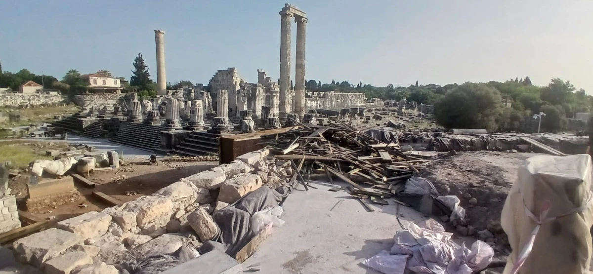 Didim Apollon tapınağına beton döktüler!