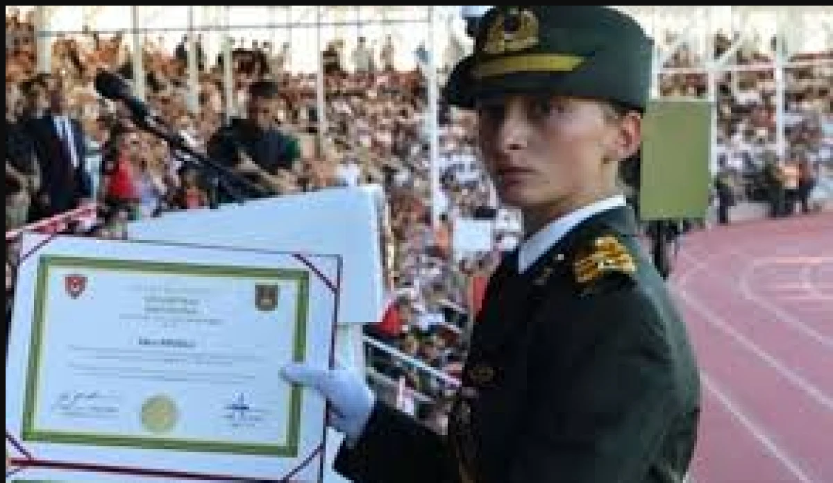 Ebru Teğmen G&uuml;riş Holding&rsquo;de işe başladı