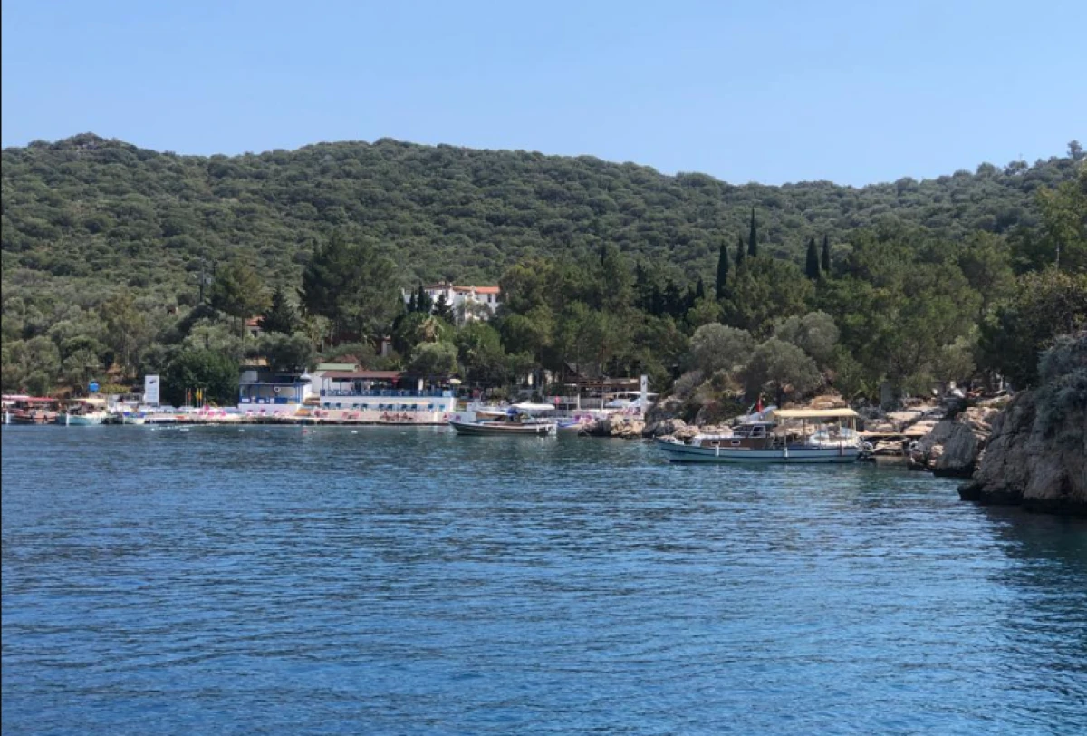 Eski Bakan&rsquo;ın şirketinden Kaş&rsquo;taki yolla ilgili a&ccedil;ıklama: İstemeye istemeye yapıyoruz!