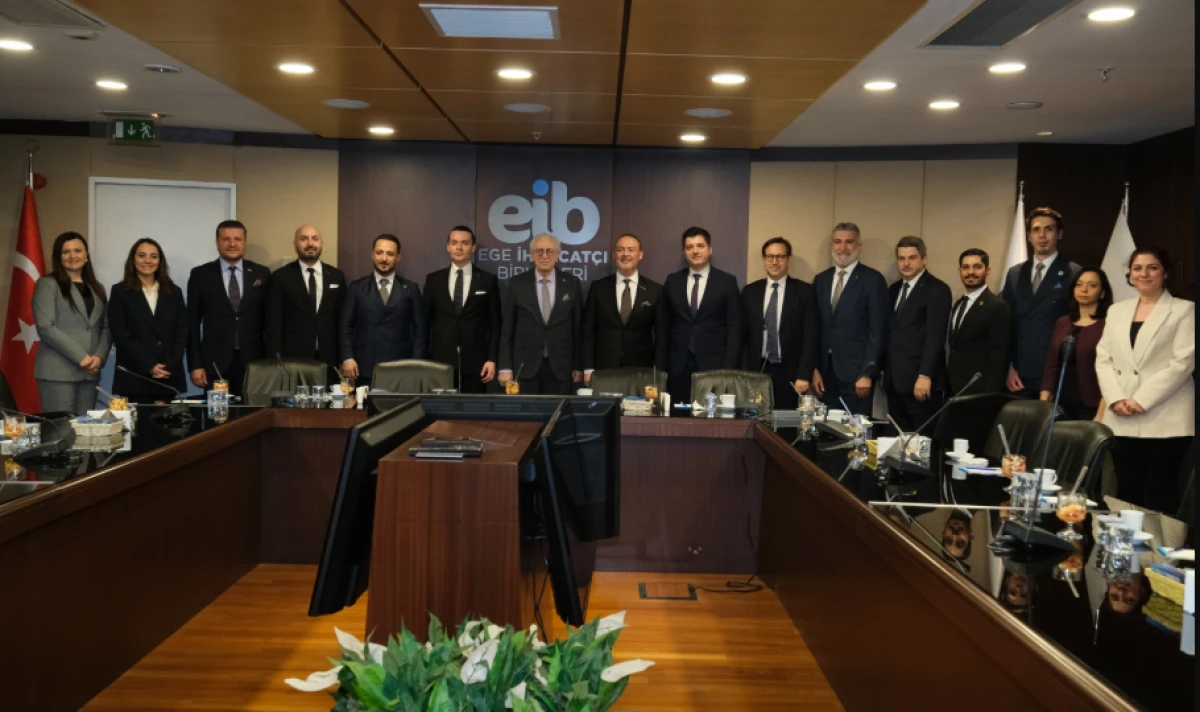 Gen&ccedil; İş D&uuml;nyasından İzmir &Ccedil;ıkartması: Gelecek D&ouml;n&uuml;ş&uuml;mle, D&ouml;n&uuml;ş&uuml;m Dayanışmayla Gelecek!