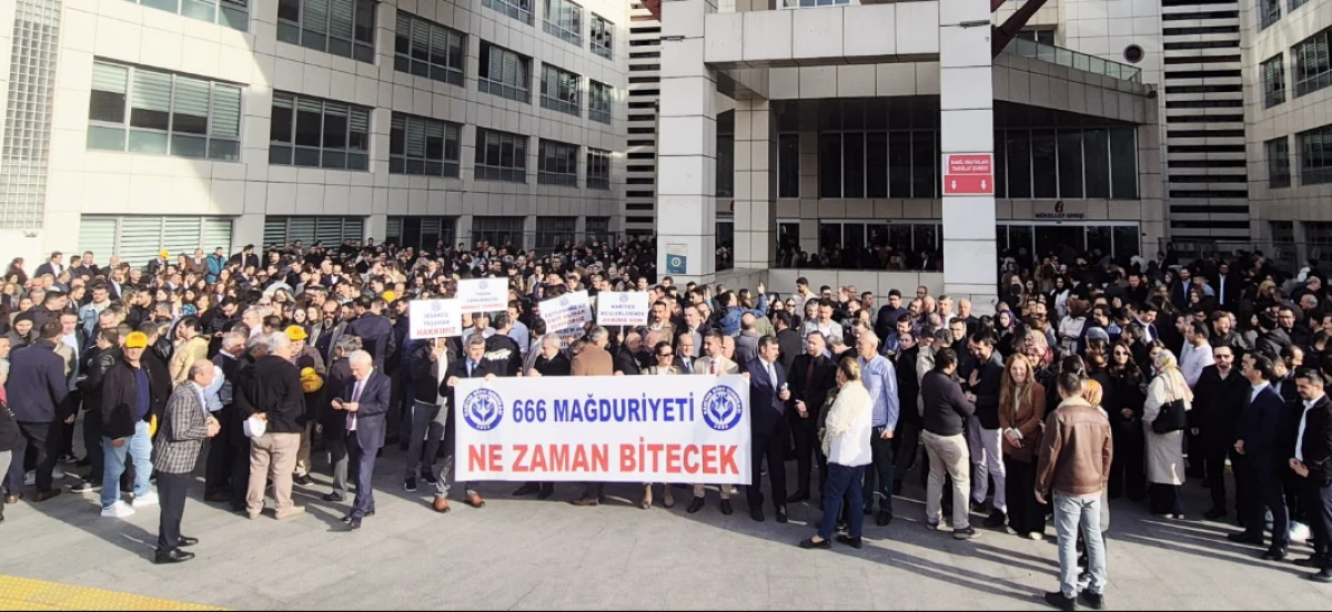 İstanbul Defterdarlığı önünde eylem! Kariyer Büro Sendikası'ndan özlük açıklaması