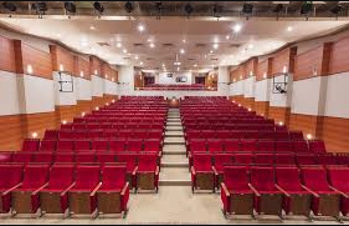 İZMİR&rsquo;DE SANAT SAHİPSİZ Mİ? Belediyelerin Salon Tarifesi Amat&ouml;r Koroları İsyan Ettirdi!