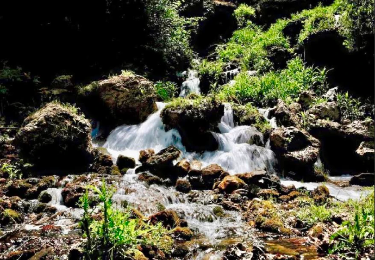 Kirli suyu halka i&ccedil;irip temiz kaynak suyuna HES yapacaklar!