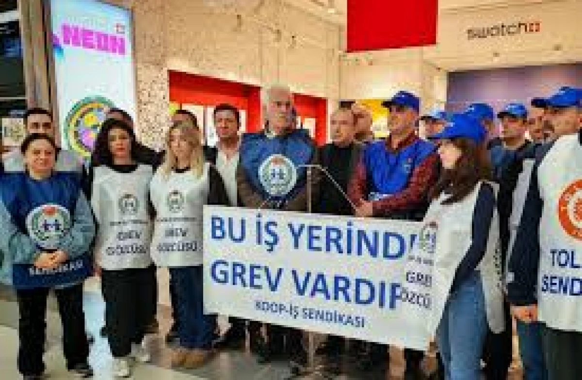 SWATCH Mağazalarında Satış Durdu: İşçiler, İnsanca Yaşam, Adil Ücret ve EŞİTLİK İçin Grevde